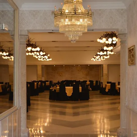 Nuevo Capitolio Hotel *